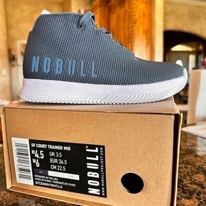 No bull  SF court mid high Navy size 6 New